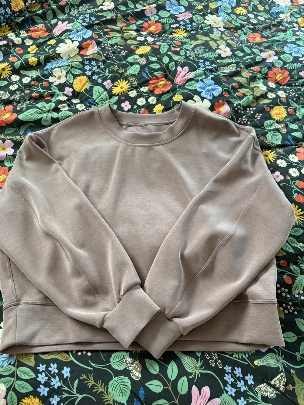 Lululemon Women’s Mauve Taupe Crewneck Sweatshirt, Size 6